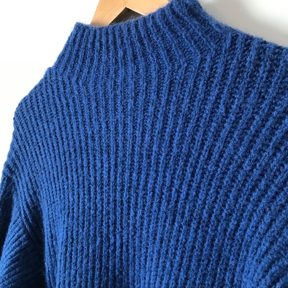 oversized wool sweater - Picture 2 of 2